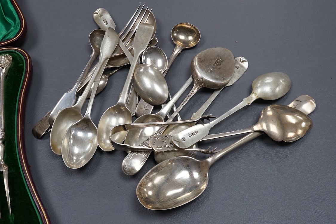 A cased set of six pairs of silver pistol handled dessert eaters by James Dixon & Sons, Sheffield, 1896, loaded, (a.f.), together with a small quantity of assorted silver flatware, 10oz.
